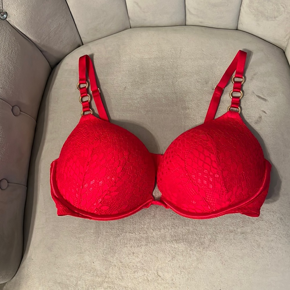 Victoria’s Secret very sexy, push-up bra NWOT